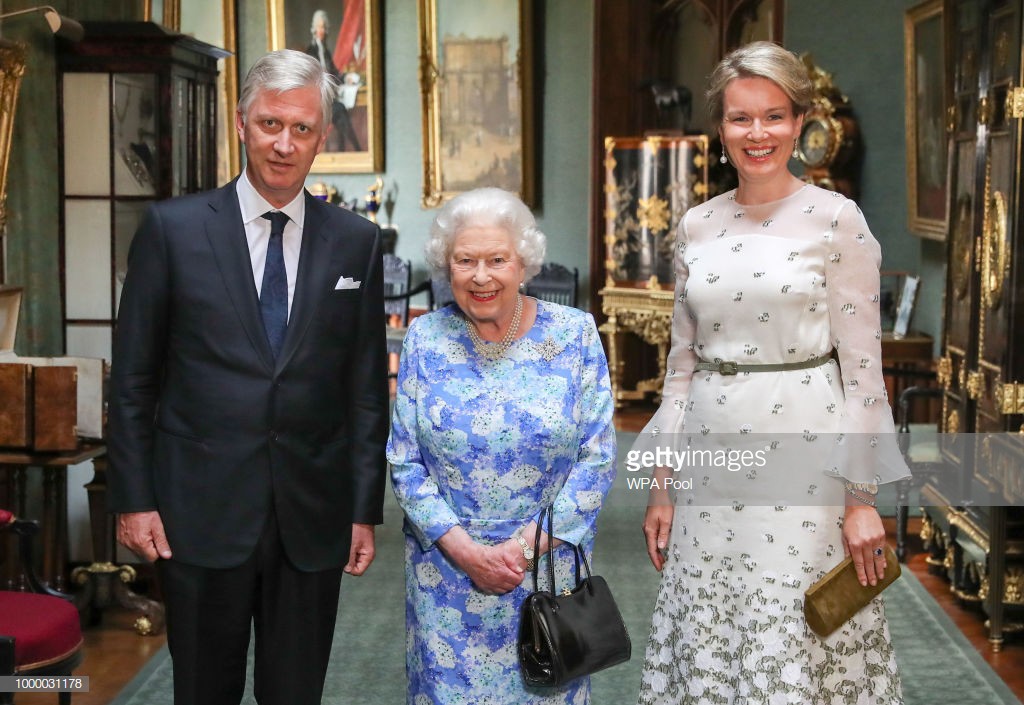 Đón tiếp Tổng thống Donad Trump, Nữ hoàng Anh đã chọn những món trang sức cài áo có ý nghĩa vô cùng đặc biệt - Ảnh 8.