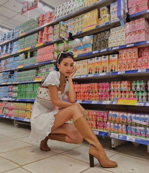 Quỳnh Anh Shyn chất ngất tại siêu thị.
