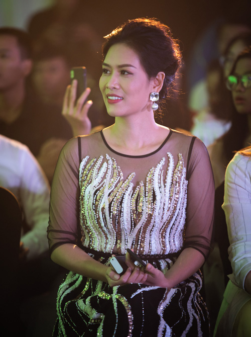 Lễ công bố có sự tham gia của nữ diễn viên Hà Hương, với vai trò khách mời trên hàng ghế đầu.