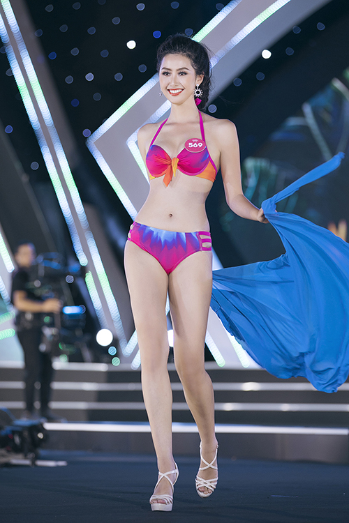 Top 3 Người đẹp biển của Hoa hậu Việt Nam 2018 diễn bikini bốc lửa - 2