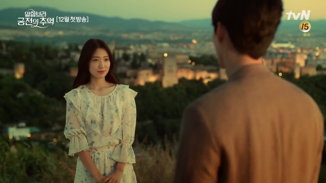 Fan ngây ngất trước hình ảnh Hyun Bin - Park Shin Hye lãng mạn, bí ẩn trong teaser phim mới - Ảnh 1.