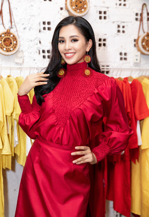 Tiểu Vy tất bật chạy show làm vedette sau khi trở về từ Miss World - 6