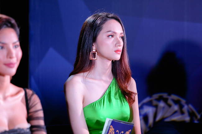 The Tiffany Vietnam lại xuất hiện trò lố: Giám khảo Di Băng tức giận vì đồng nghiệp mang heo lên thảm đỏ - Ảnh 9.
