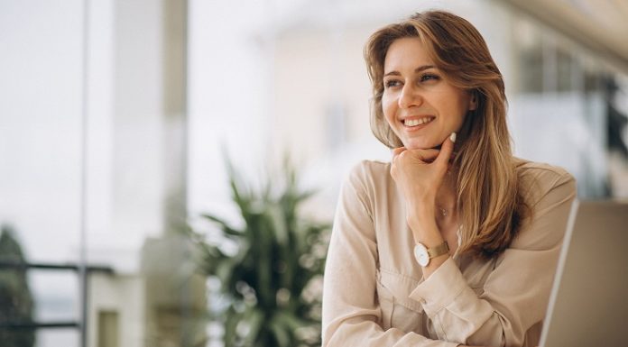 Những bí quyết chăm sóc da khi ngồi máy tính các nàng văn phòng nên biết