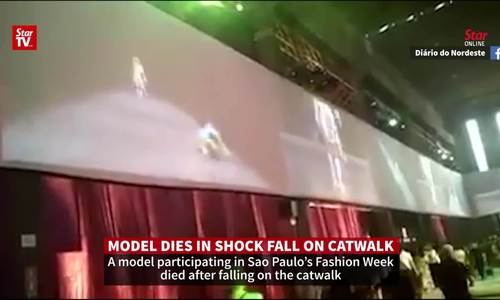 Người mẫu đột tử sau khi bị ngã trên sàn catwalk