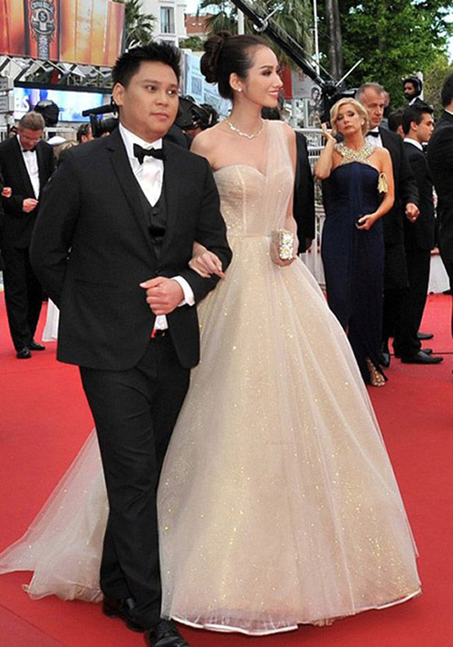 Trúc Diễm đầu tư lớn cho lần đầu đến dự Cannes với bộ đầm kiểu công chúa của NTK Chung Thanh Phong.