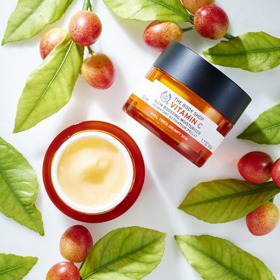 Apply all-vegan Vitamin C Glow Boosting Moisturiser to your face and neck to hydrate, energise and boost your natural radiance.
