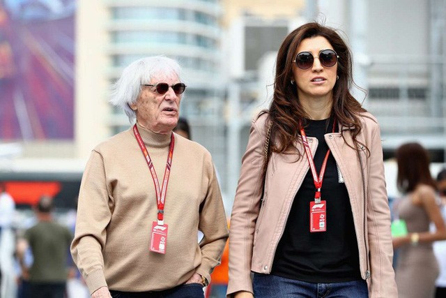 Ông trùm đua xe F1 và vợ kém 45 tuổi luôn mặc đồ ăn ý khi bên nhau - Ảnh 5.