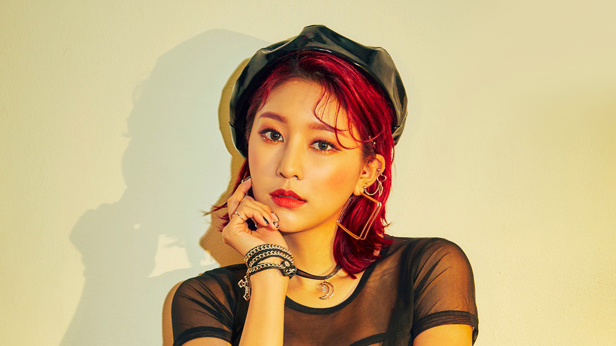 khuyên tai dây dài helix hyebin momoland