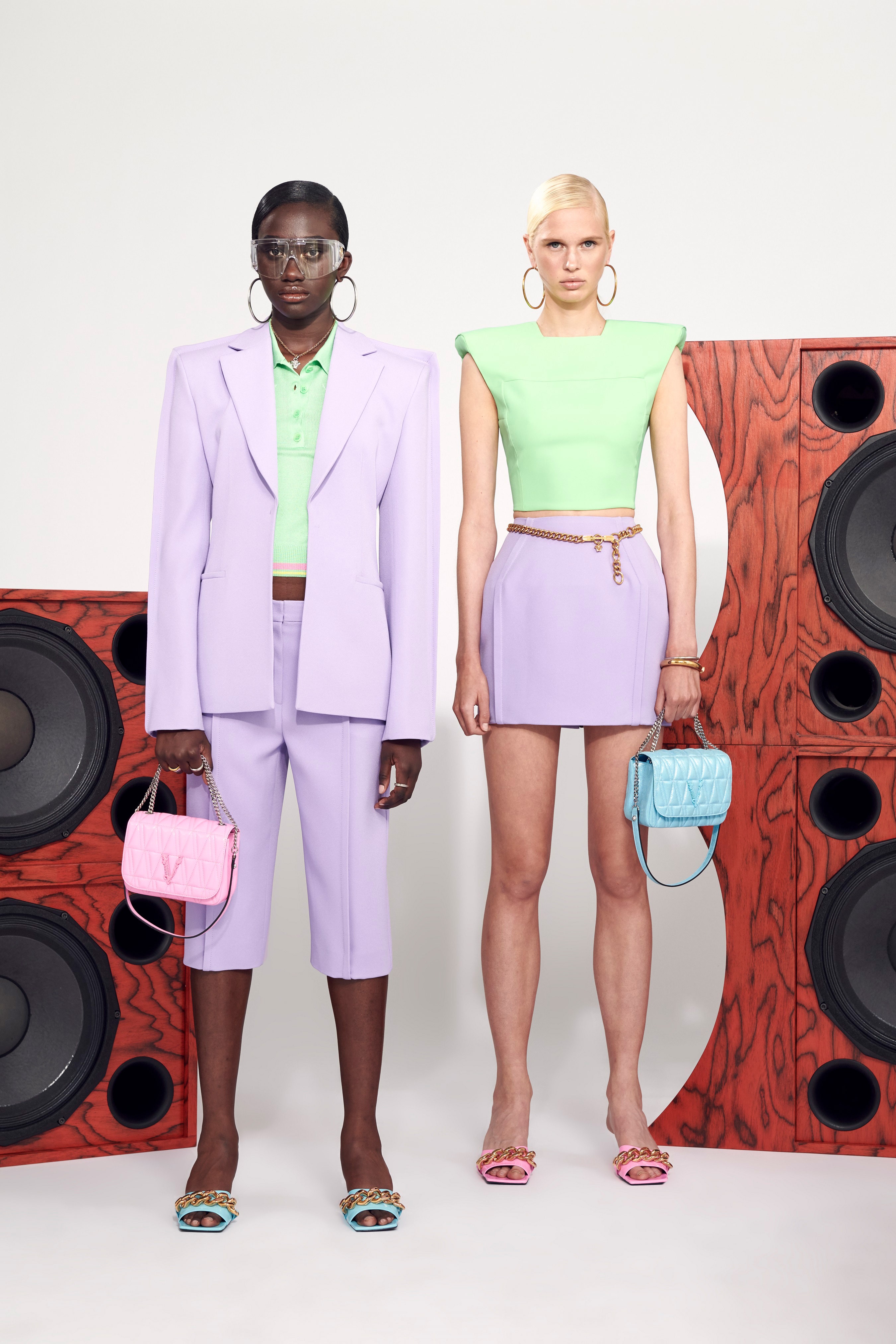 Trang phục màu pastel tím lilac - Versace resort 2021