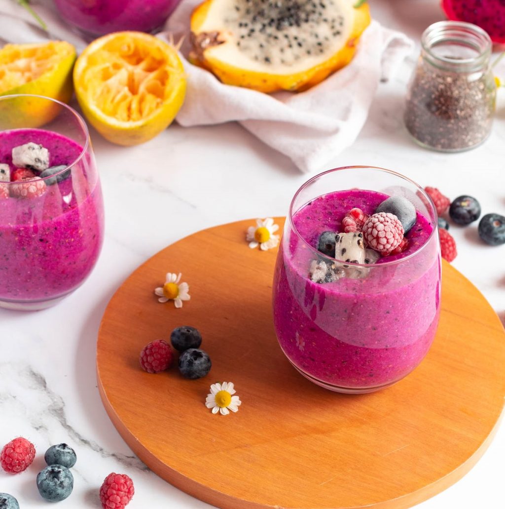 sinh tố thanh long ruột đỏ - nước uống dưỡng da dành cho cô nàng "cú đêm"