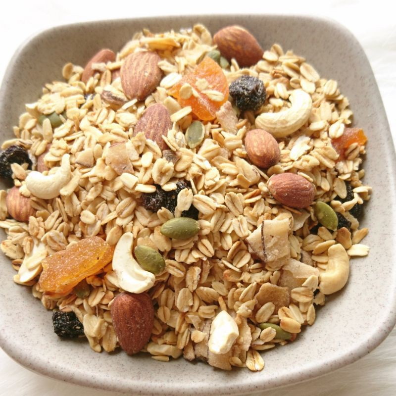 Granola mix cùng hạnh nhân vô cùng tốt cho sức khỏe với hàm lượng dinh dưỡng cao, sử dụng phổ biến trong quá trình giảm cân Granola mix cùng hạnh nhân vô cùng tốt cho sức khỏe với hàm lượng dinh dưỡng cao, sử dụng phổ biến trong quá trình giảm cân