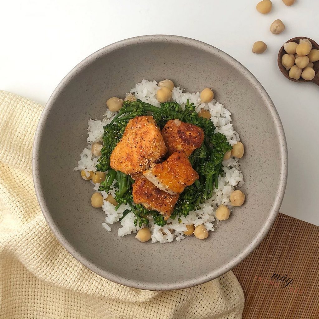 Cơm cá basa nướng tiêu - món ăn đơn giản dễ thực hiện cho những cô nàng bận rộn Cơm cá basa nướng tiêu - món ăn đơn giản dễ thực hiện cho những cô nàng bận rộn