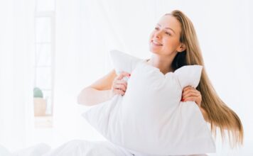 Những dấu hiệu cho thấy bạn cần phải thay gối mới ngay lập tức