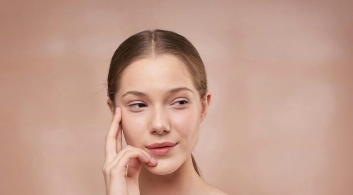 Cách chăm sóc các vùng da dễ hình thành nếp nhăn ở tuổi U40